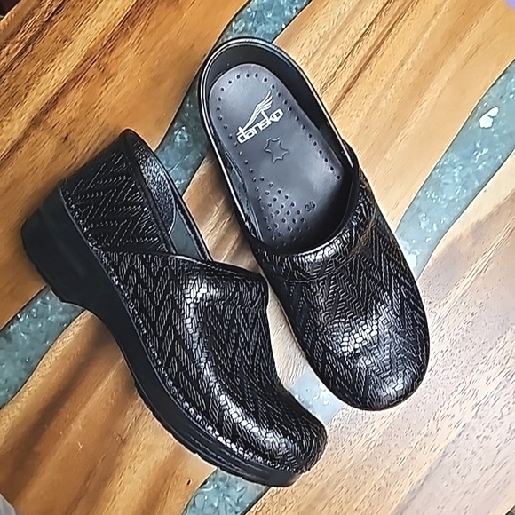 Dansko Shoes - Dansko Professional Black Leather Shoes Textured Clogs | Size 38 EU / 8 US